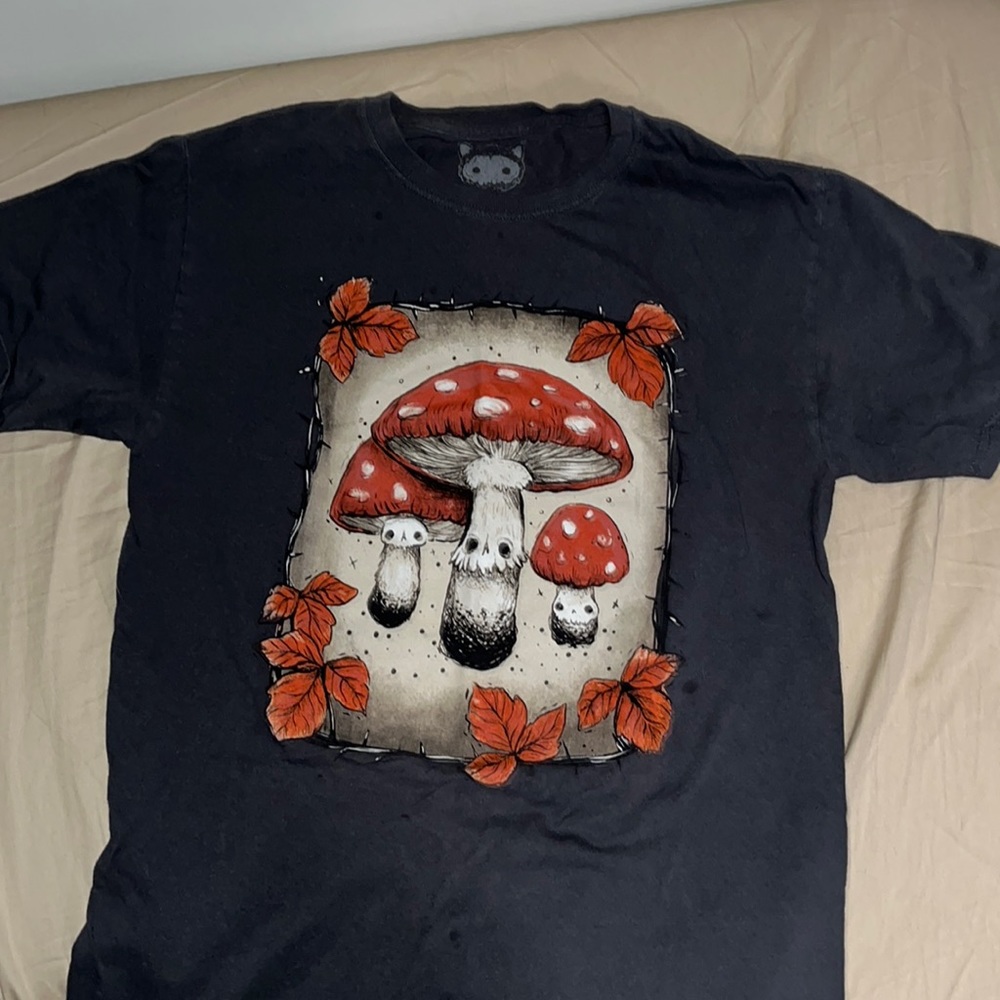 Stephanie Bayles Mushroom T-Shirt Size S